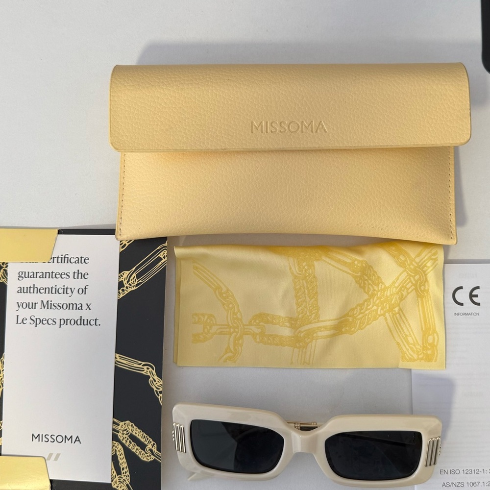 BRAND NEW LE SPECS ORION RIDGE SUNGLASSES in offwhite - Picture 5 of 6